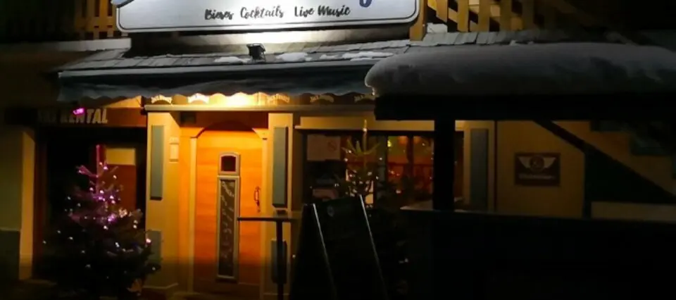  Valloire (73) EN STATION DE SKI BAR ambiance 88 m² avec logement 