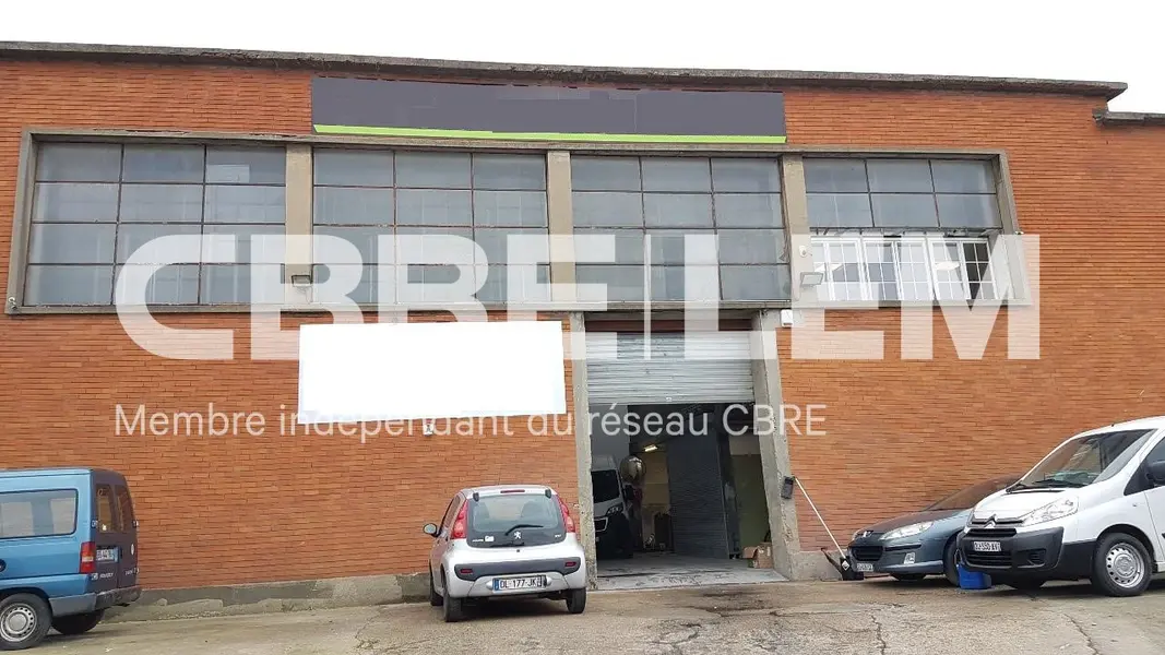 LOCAL A LOUER POUR STOCKAGE OU ACTIVITE ARTISANALE.