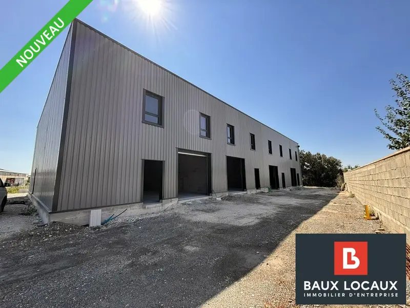 LOACL 104 M² ZONE ACTIVITE VEDENE