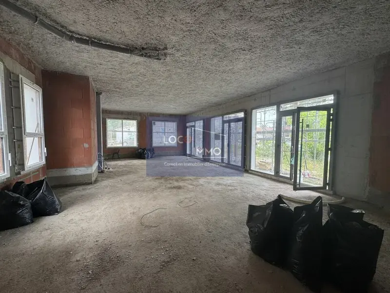 A vendre Local commercial  95m² Mios