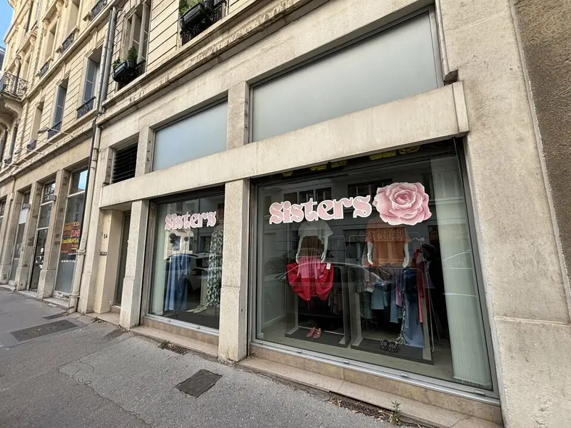 A louer Local commercial  52m² Lyon 06