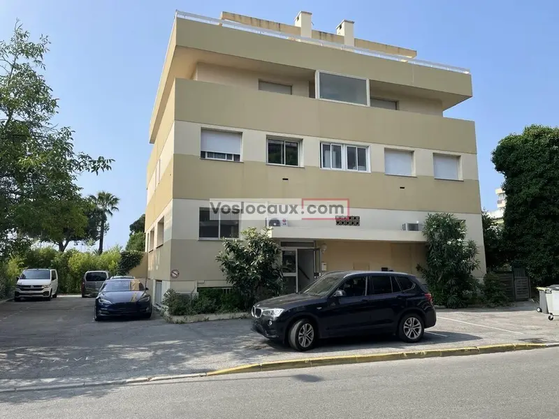 A louer : bureaux de 75 m² à Saint-Laurent-du-Var
