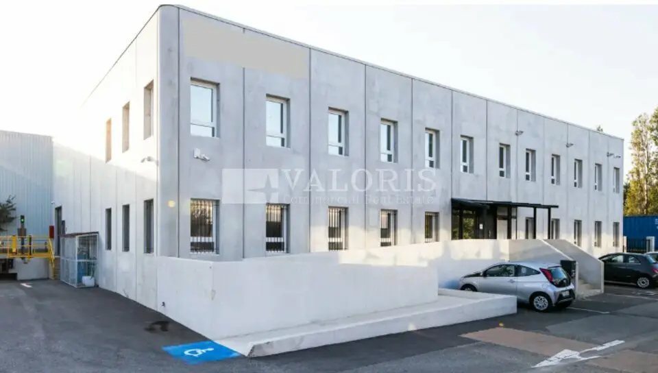 A vendre Locaux d'activité 600m² Vitrolles