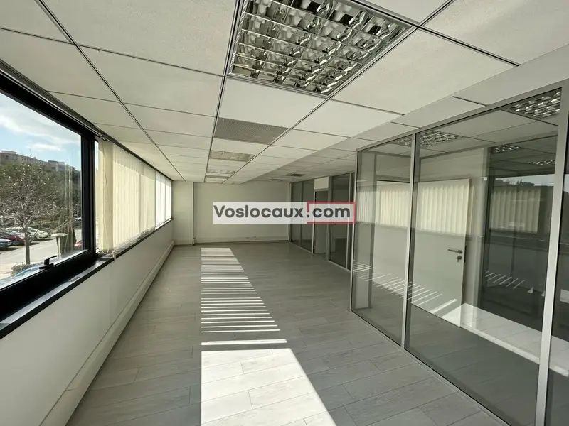 Exceptionnel : Bureaux de 527 m² à SOPHIA ANTIPOLIS - LES BOUILLIDES
