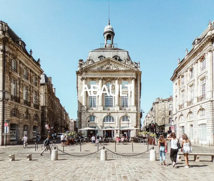 LOCATION PURE LOCAL COMMERCIAL 71 M² ENVIRON  AVEC PASSAGE IMPORTANT