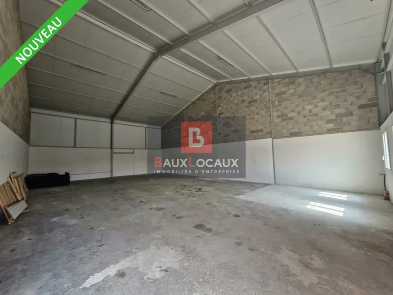  A LOUER LOCAL EXCEPTIONEL SUR CHATEAUNEUF LES MARTIGUES
