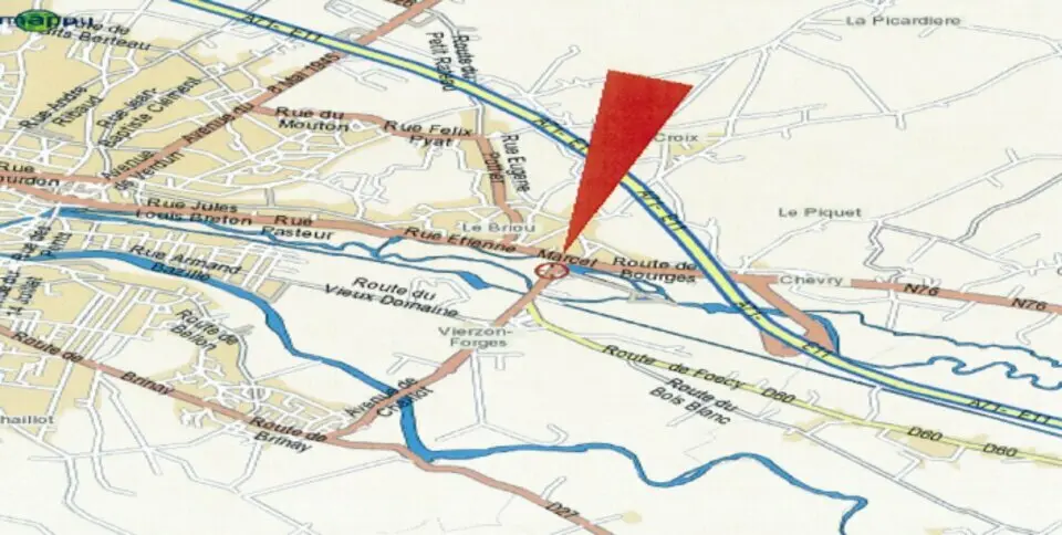 Local Commercial à louer - Vierzon (18100) - 740 m² - 5 500 €/mois