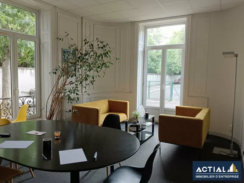 Bureau à vendre - Nantes (44300) - 575 m²