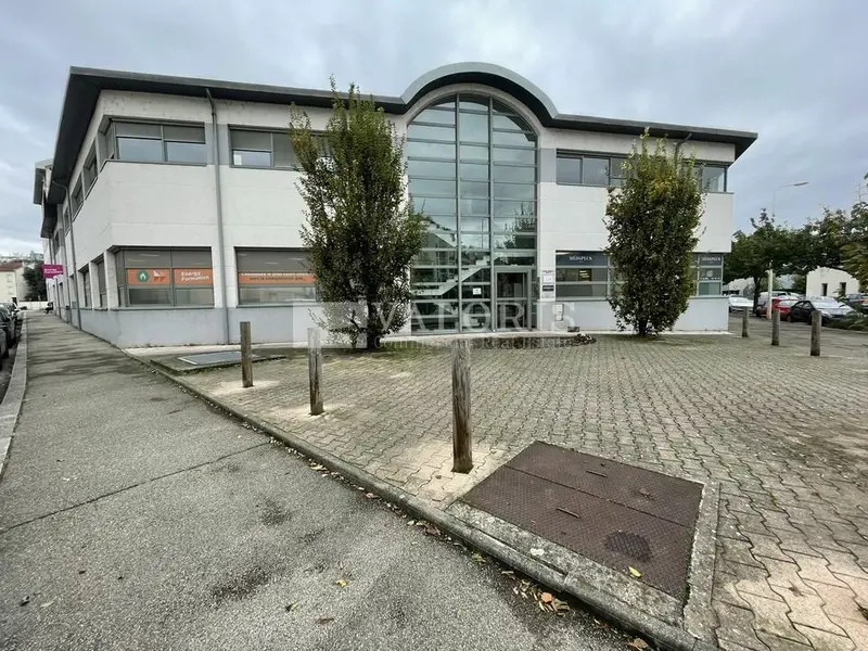 Bureau à louer - Lyon 08 (69008) - 355 m² - 3 845 €/mois