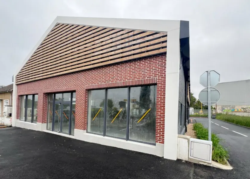 Local Commercial à louer - Allonne (60000) - 384 m² - 5 000 €/mois