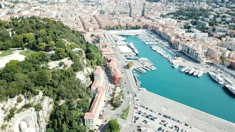 Local Commercial à louer - Nice (06300) - 140 m² - 4 100 €/mois
