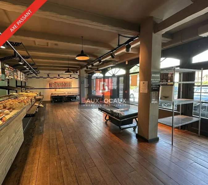 Local Commercial à louer - Avignon (84000) - 1240 m² - 7 233 €/mois
