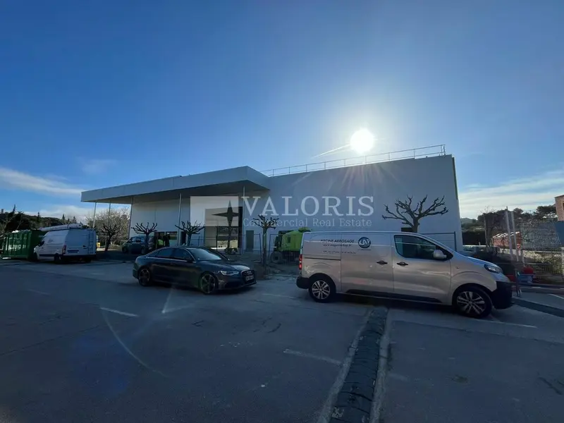 Local Commercial à louer - Les Pennes-Mirabeau (13170) - 550 m² - 14 000 €/mois