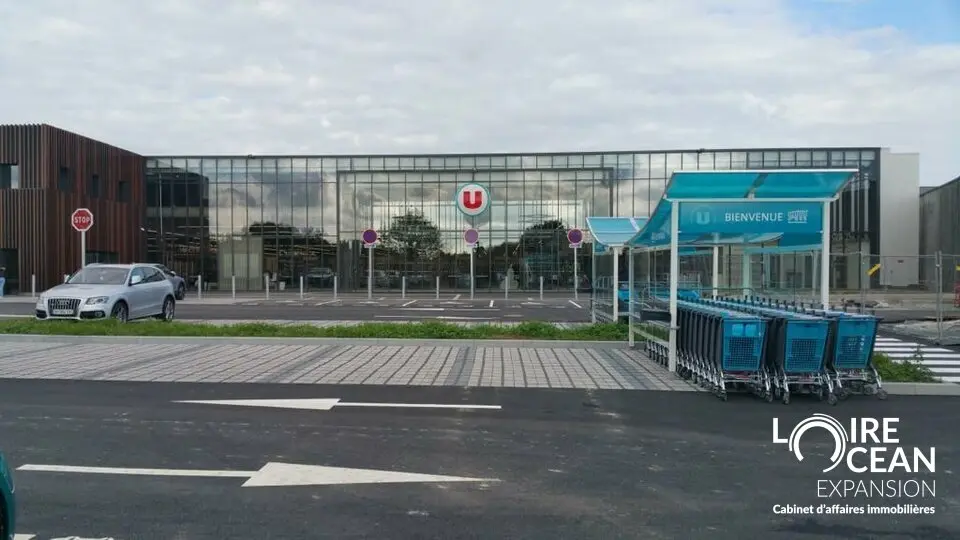 Local Commercial à louer - Treillières (44119) - 1040 m² - 10 833 €/mois